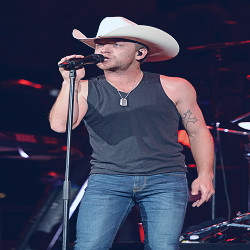 Hear Justin Moore Anticipate a Break-Up in 'Need a Drink' New Single –  Rolling Stone